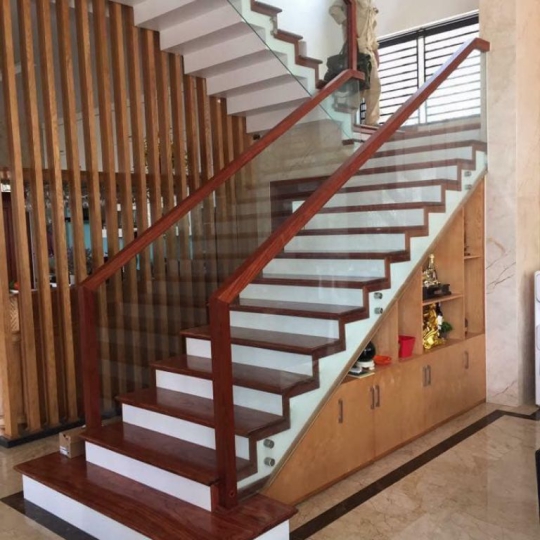 CẦU THANG KÍNH CƯỜNG LỰC